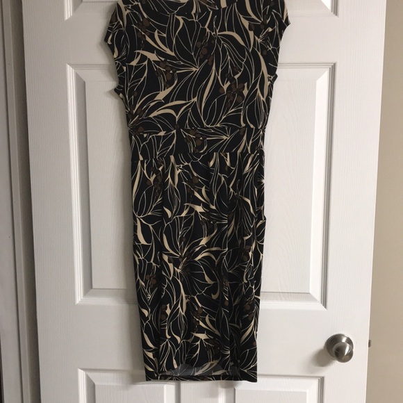 Pretty Black / Brown / Tan Pattern Flowy Cleo Mini / Cocktail Dress; Size 2P - Picture 7 of 13
